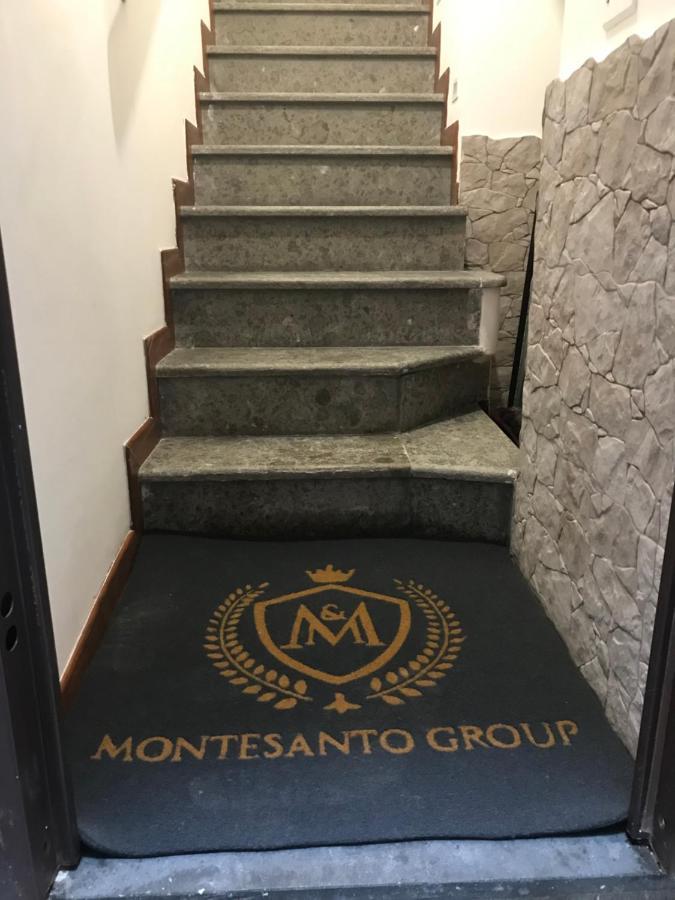Montesantogroup Apartments Napels Buitenkant foto
