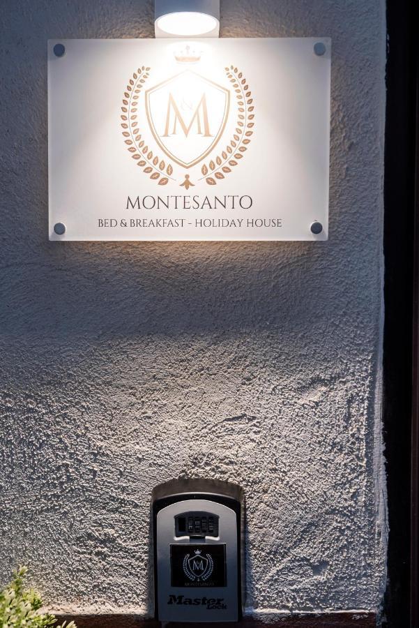 Montesantogroup Apartments Napels Buitenkant foto