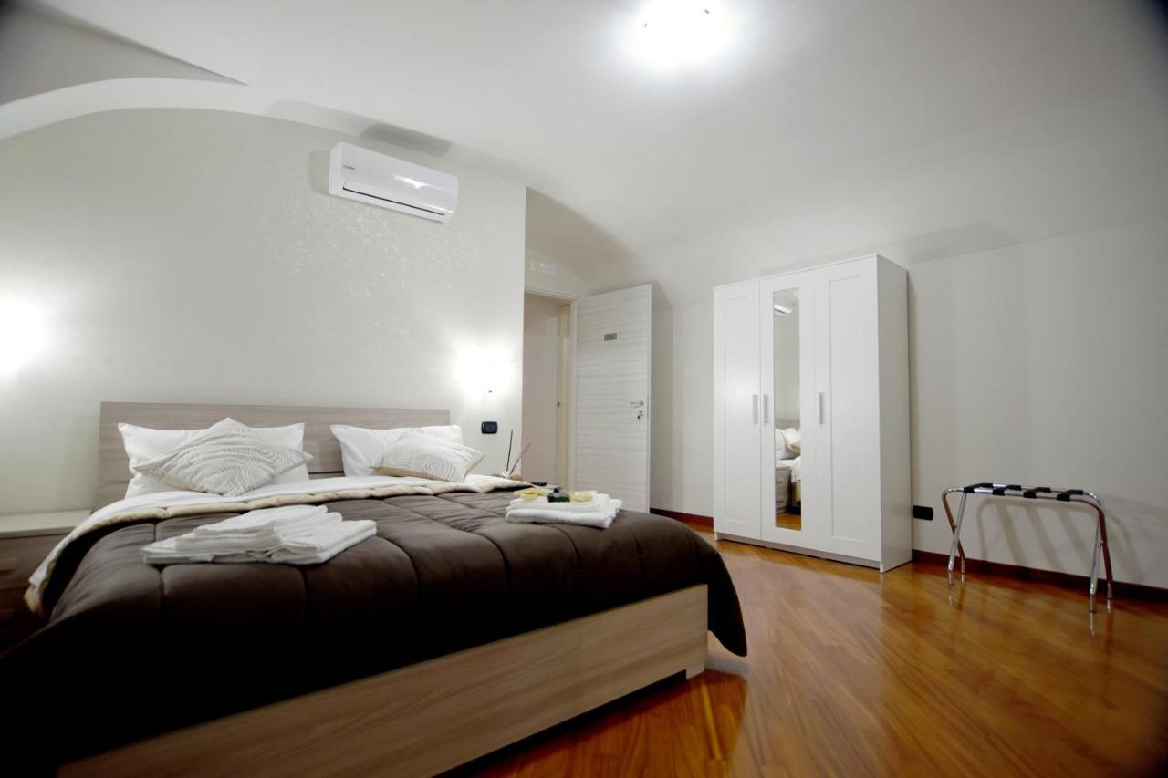 Montesantogroup Apartments Napels Buitenkant foto